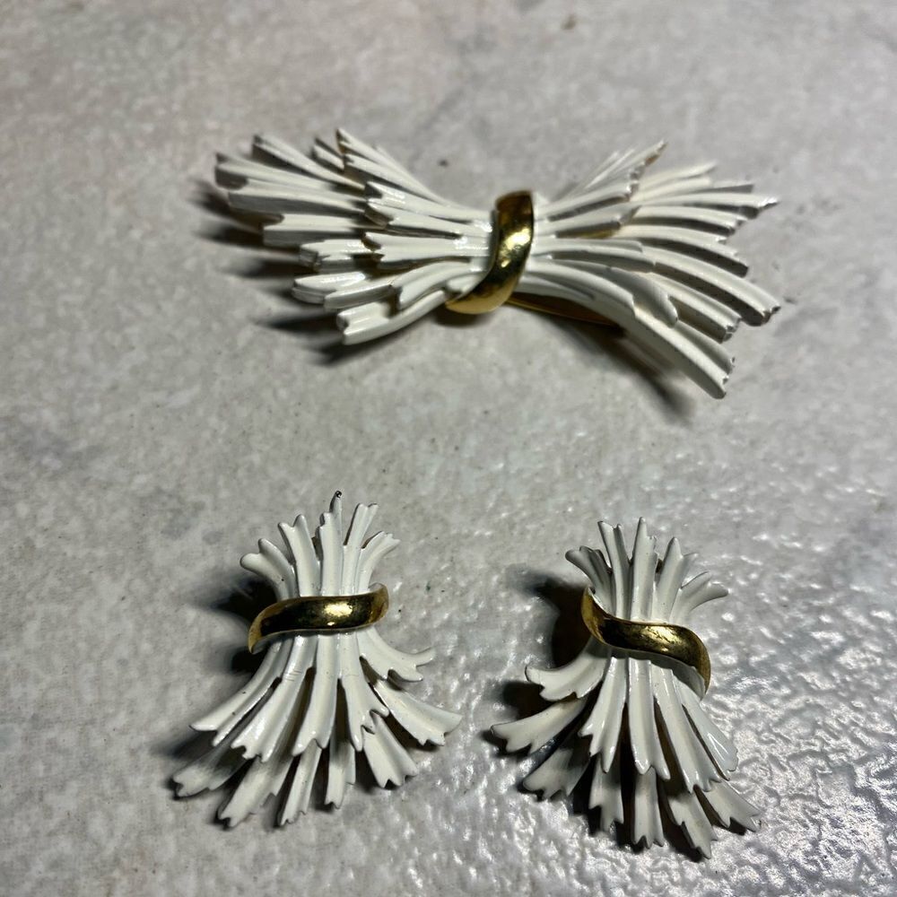 Vintage Monet Brooch & Earrings Set